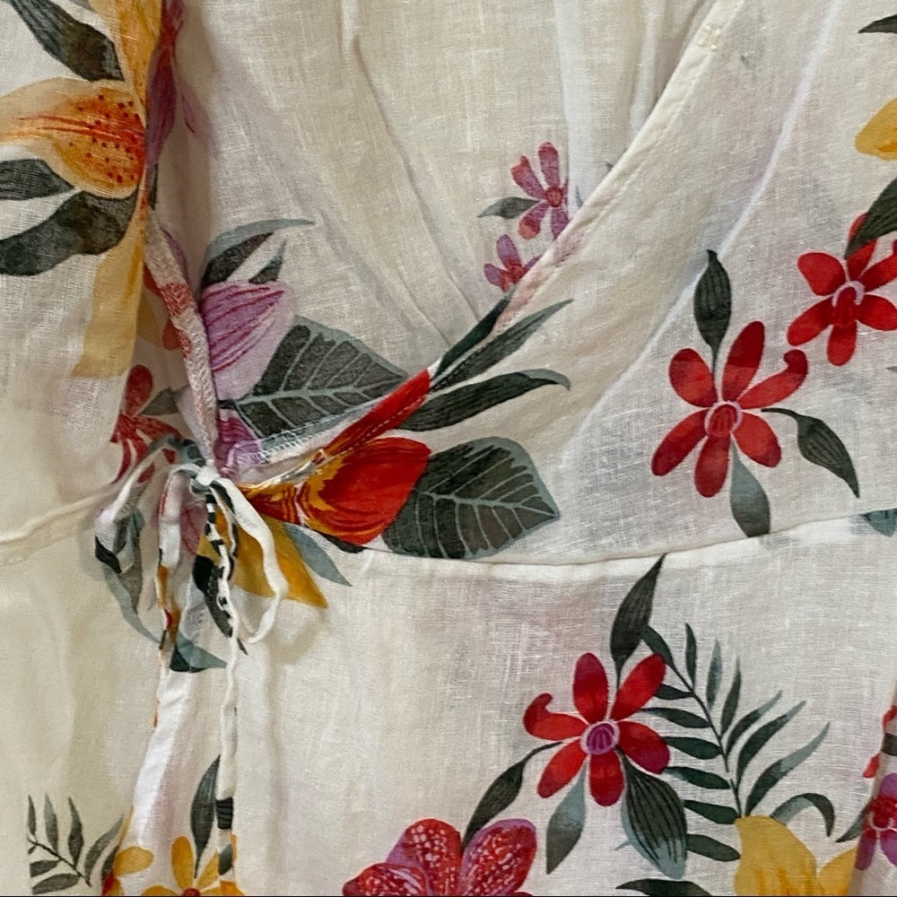 Old Navy Linen &‎ Cotton Blend Floral Wrap Top - Picture 8 of 10
